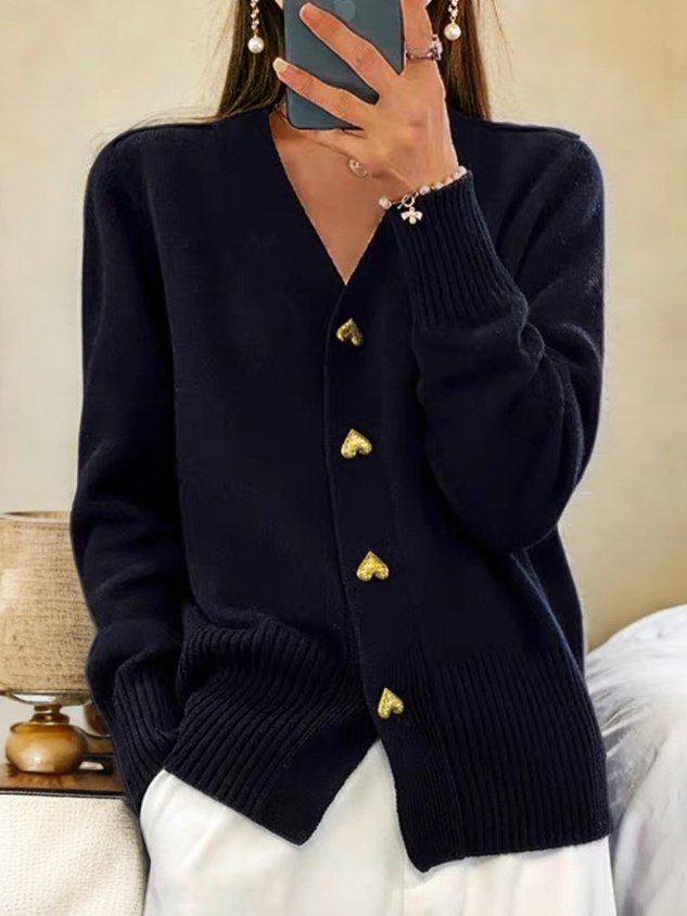 Luane – elegante cardigan met hartjesknopen