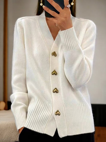 Luane – elegante cardigan met hartjesknopen